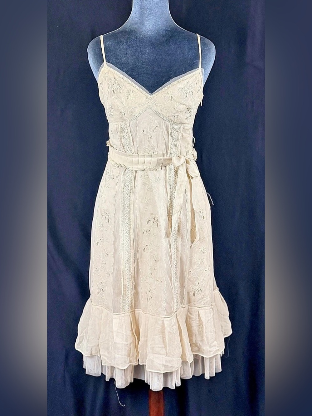 BCBGMAXAZRIA Dress S Floral Embroidered Cream Boho Neutral Hippie Minimalist